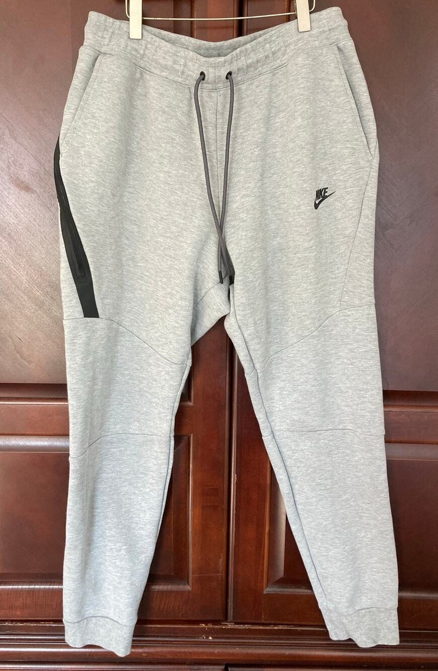 Nike - Athleisure Gray Sportswear Tech Fleece Jogger Sweatpants - L